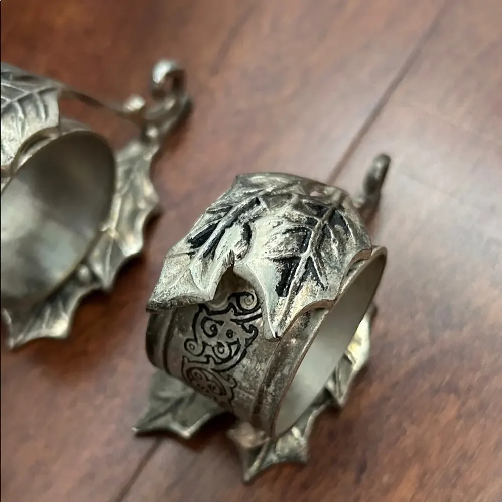 Vintage holly leaf